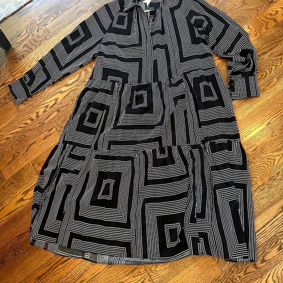 Geometric Black and White Dress H&M large - Picture 4 of 7